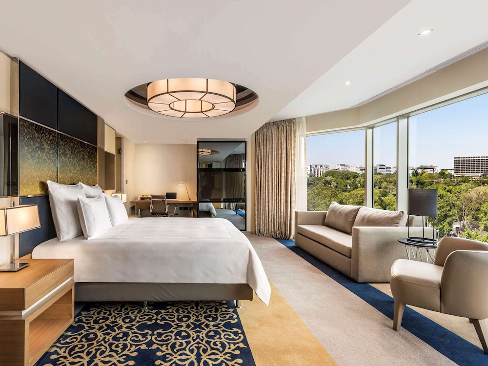 Swiss, Executive Room, 1 King Bed, Garden View, Corner