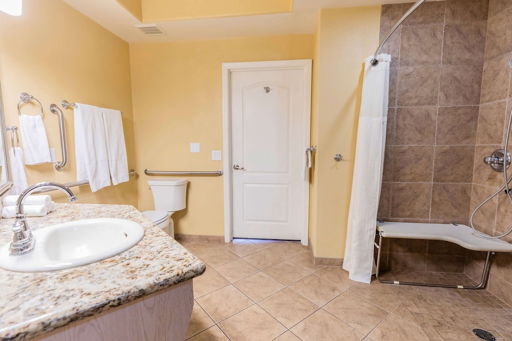 1 BEDROOM 1 KING ACC 3X3 SHWR - Photo 6