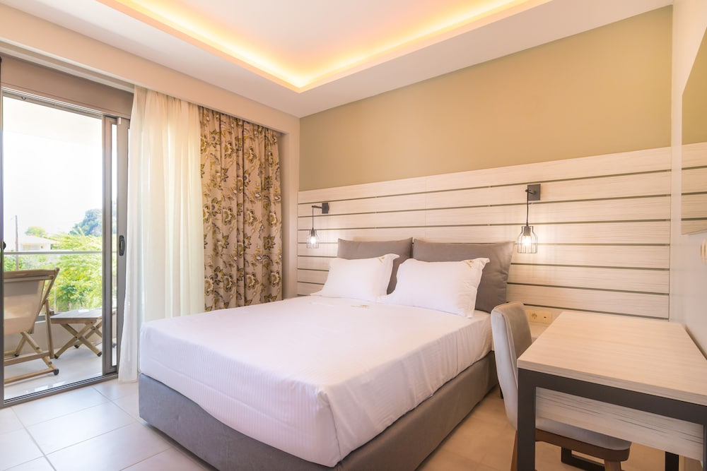 Deluxe Apartment, 1 King Bed With Sofa Bed, Balcony, Pool View