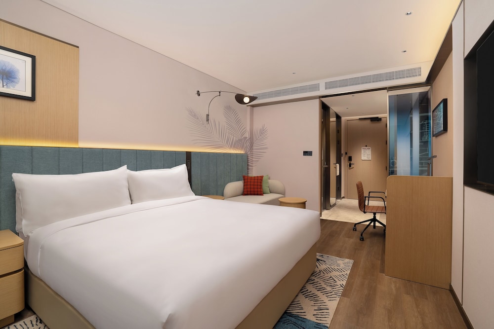 Room, 1 King Bed (High Floor)