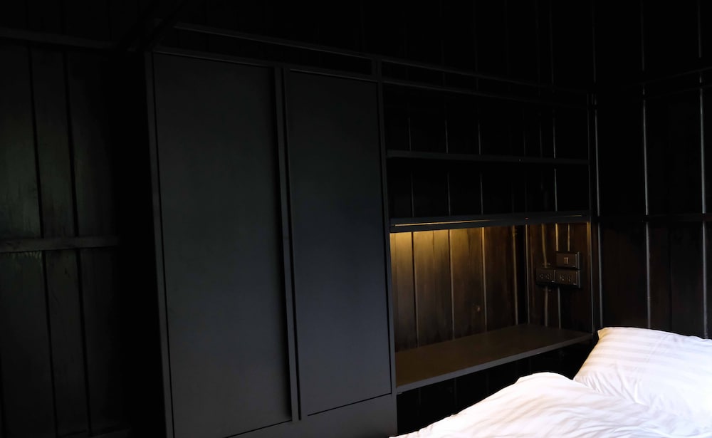 Private Queen Room with Shared Bathroom photo 1