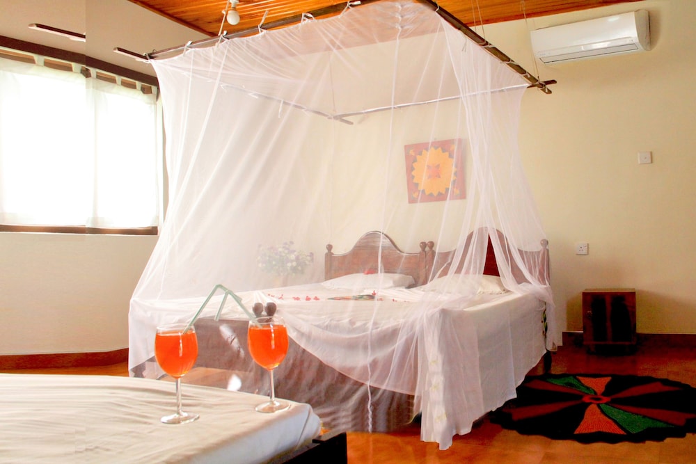 Standard Twin Room, 1 Bedroom, Beachfront photo 2