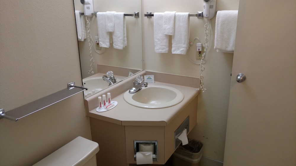 Room, 1 King Bed, Accessible, Non Smoking - Photo 17