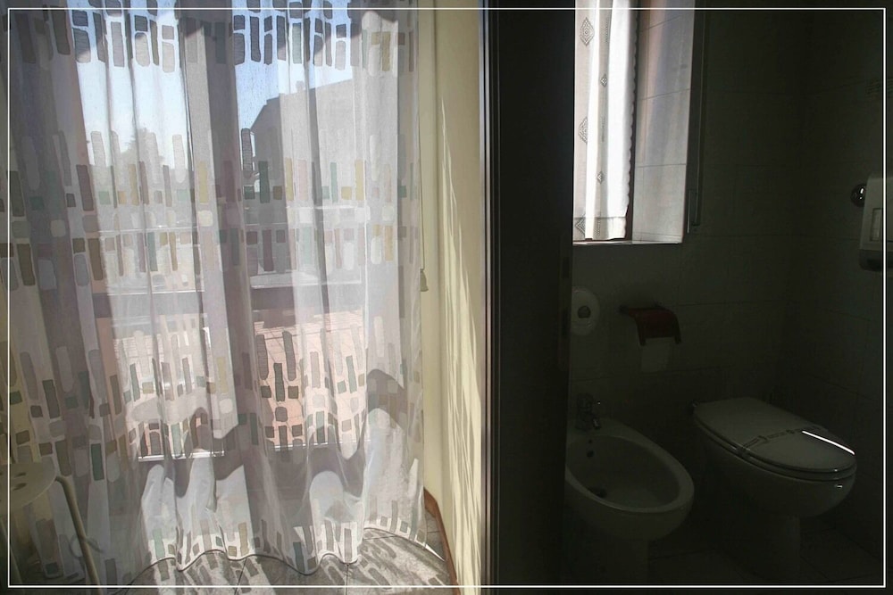 Quadruple Room - Photo 5