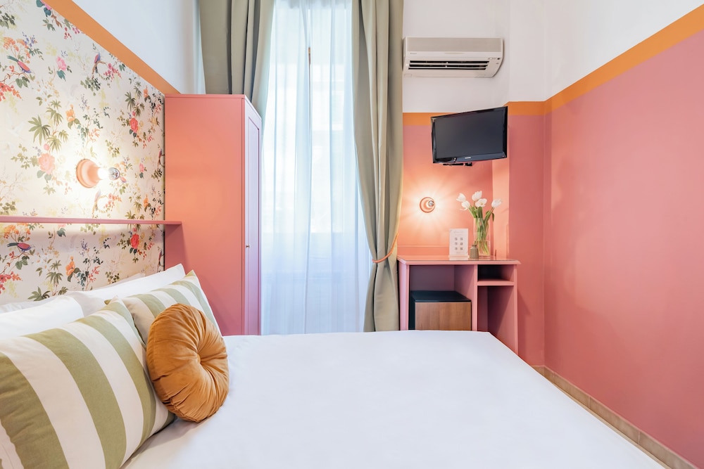 Standard Double or Twin Room photo 1