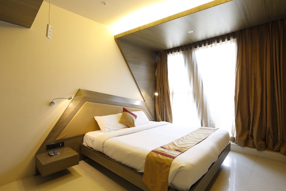 Deluxe Room - Photo 14