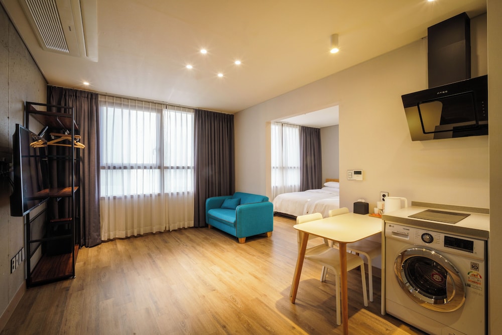Gallery Suite - Photo 5