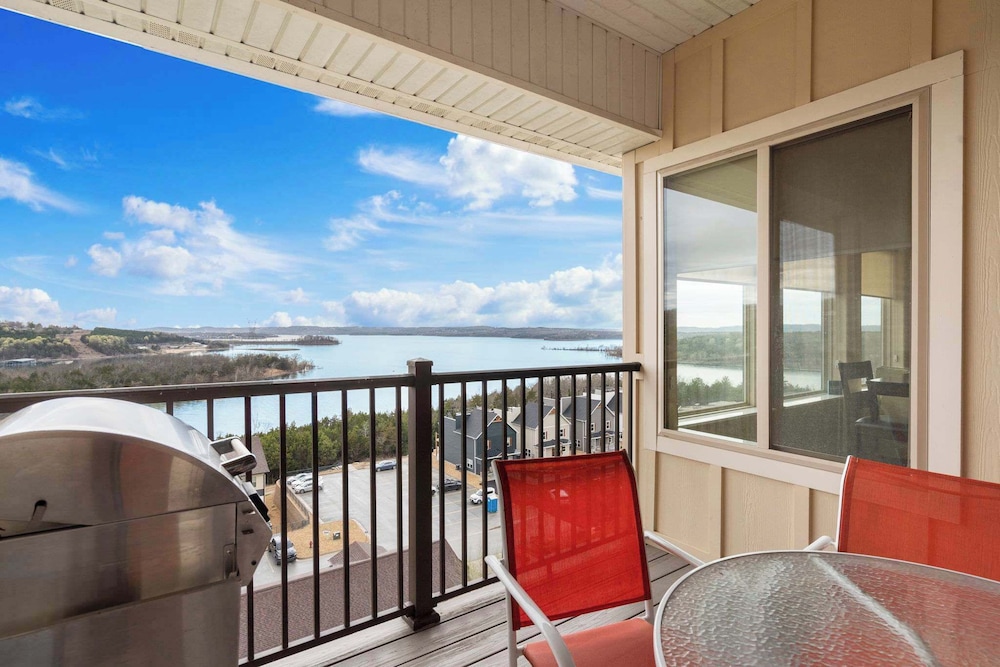 Condo, Multiple Beds, Balcony (Majestic Lakeview Escape)