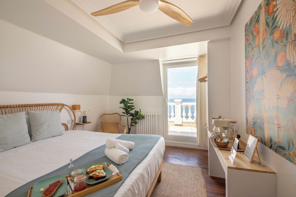 Design Double Room, Private Bathroom, Sea View