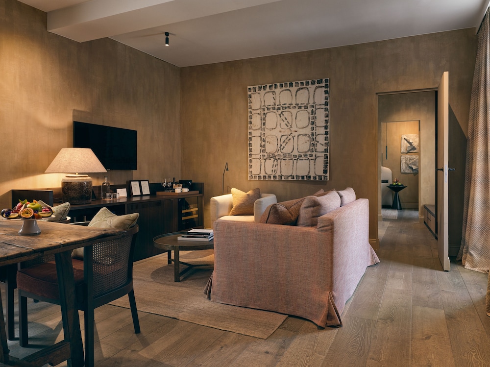 Two Bedroom Suite photo 3