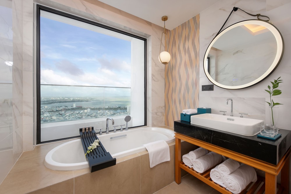 Two-bedroom Suite Oceanview - Photo 2