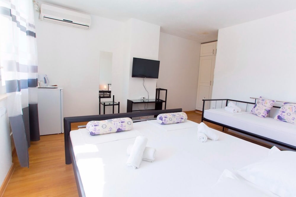 Apartment (Hope - 30m To The Sea & Seaview - R1()