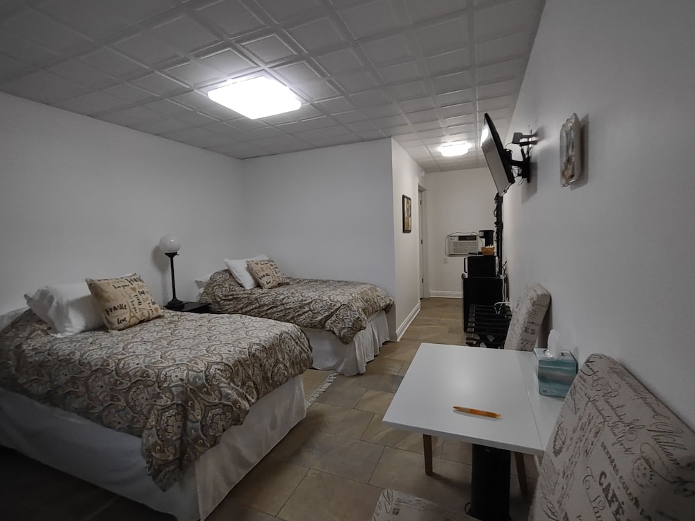 French Room with 2 Twin Beds photo 1
