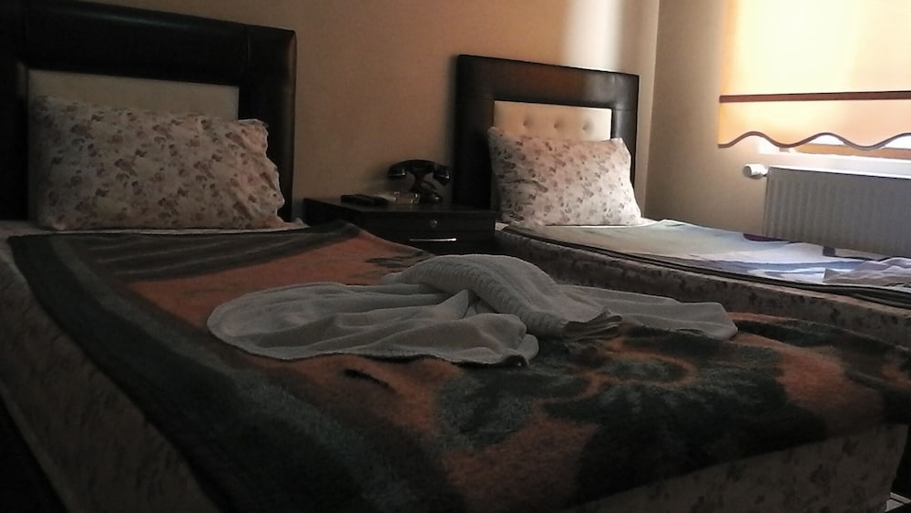 Twin Room - Photo 10