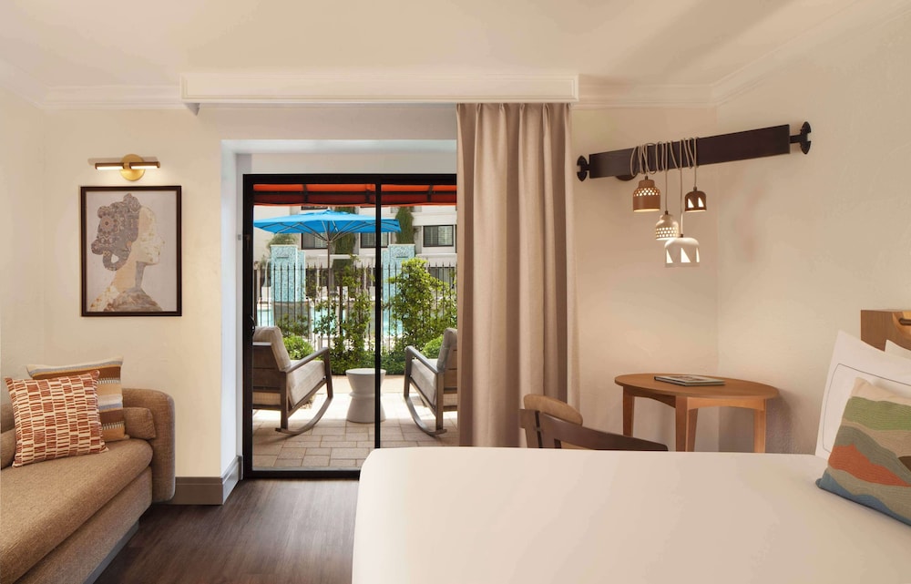 Room, 1 King Bed, Patio (Pool Side) - Photo 6