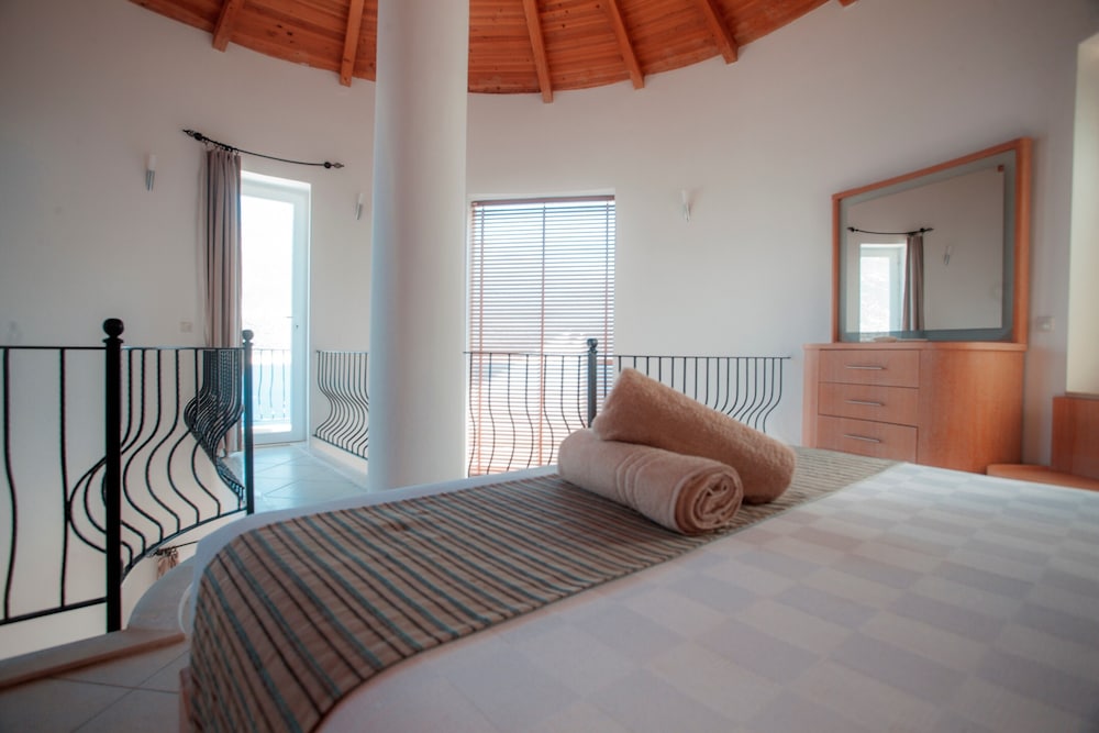 Waterfront Suites with Private Pool photo 3