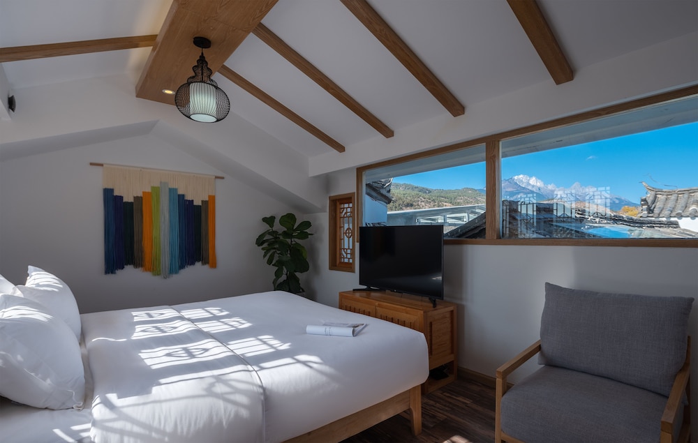 Snow Mountain View Duplex Suite