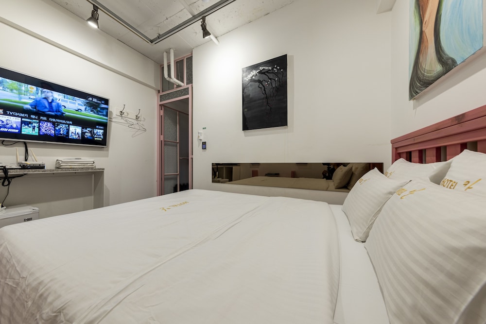 Basic Double Room - Photo 3