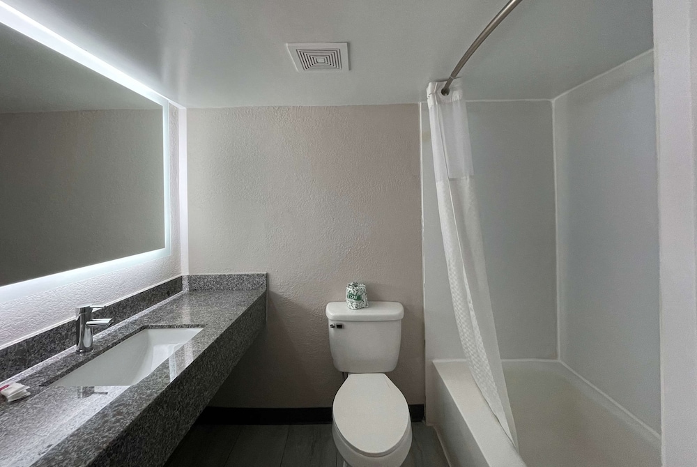 Suite, Multiple Beds, Non Smoking (Lighthouse Suite) - Photo 9