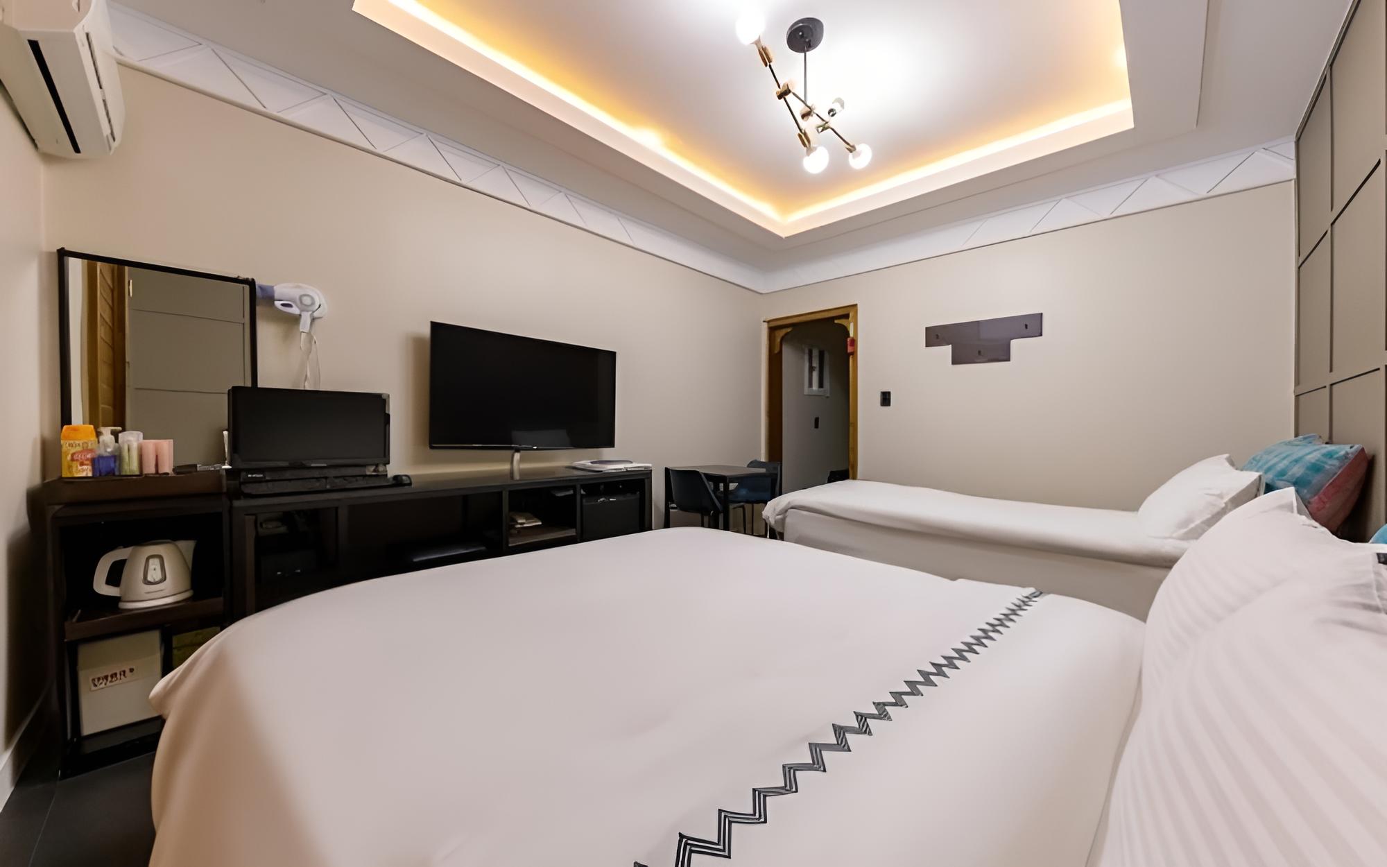 Room (Classic Twin (Annex)) - Photo 3