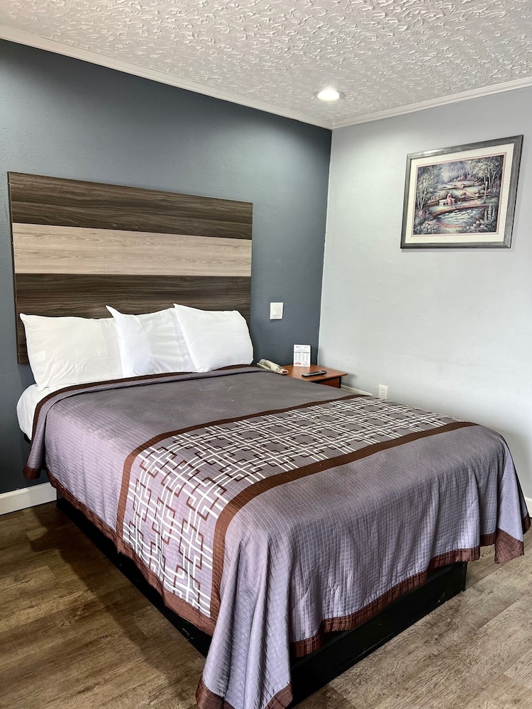 Room, 1 Queen Bed - Photo 4