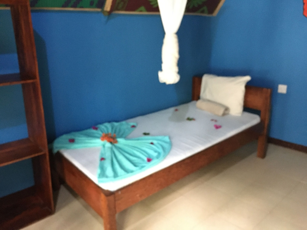 Standard Bungalow, 1 Queen Bed, Non Smoking, Garden View (3) photo 3