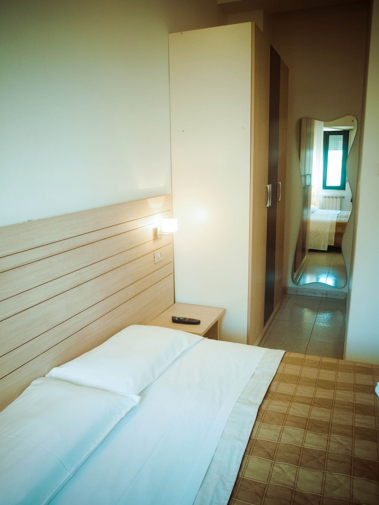 Apartment, 2 Bedrooms (Beach services included)