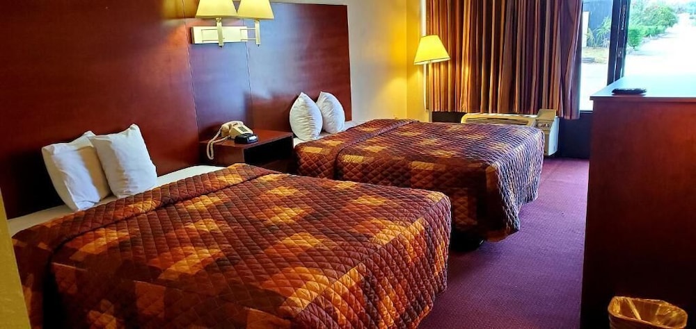 Basic Room, 2 Double Beds photo 3