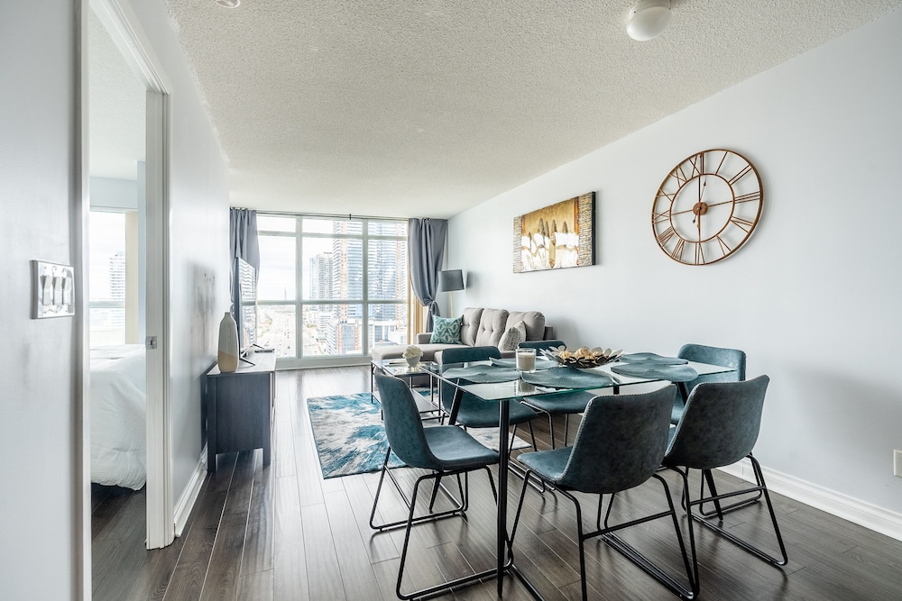 Design Apartment, Multiple Beds, Kitchen, City View - Photo 10