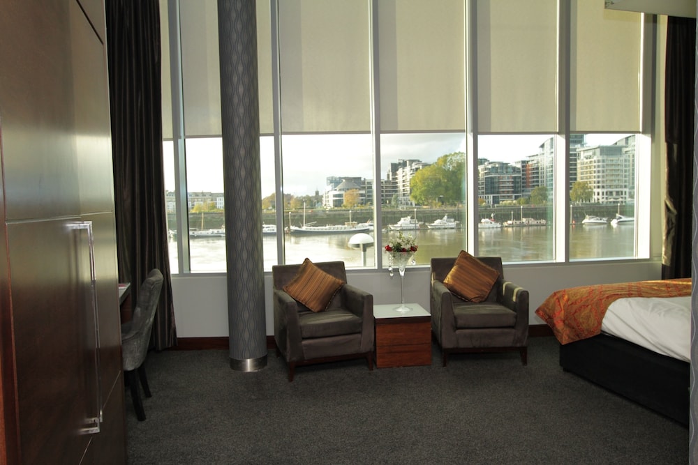Premium Double Room, River View photo 2