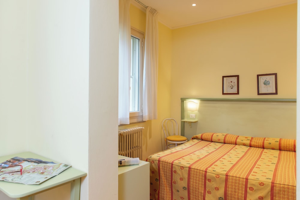 Basic Triple Room photo 1