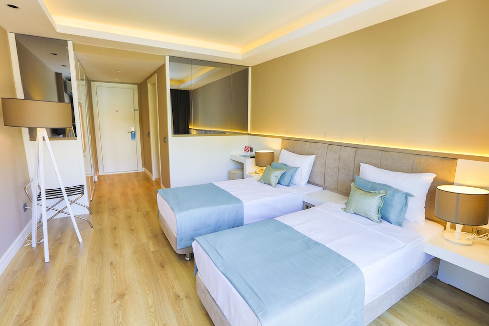 Standard Double or Twin Room, Garden View