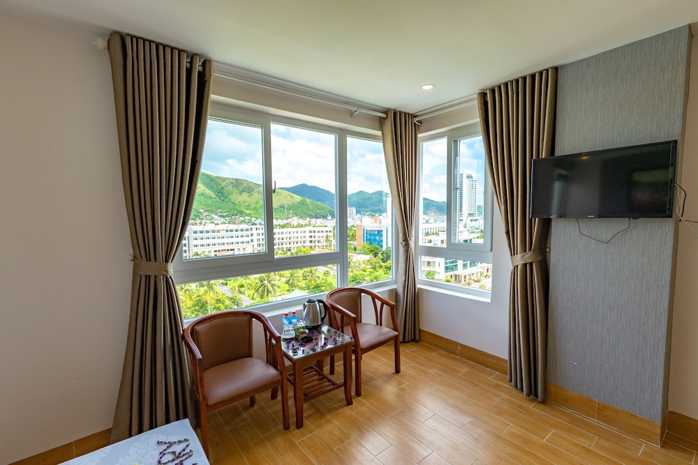 Deluxe Double Room, 1 Queen Bed, Mountain View - Photo 3