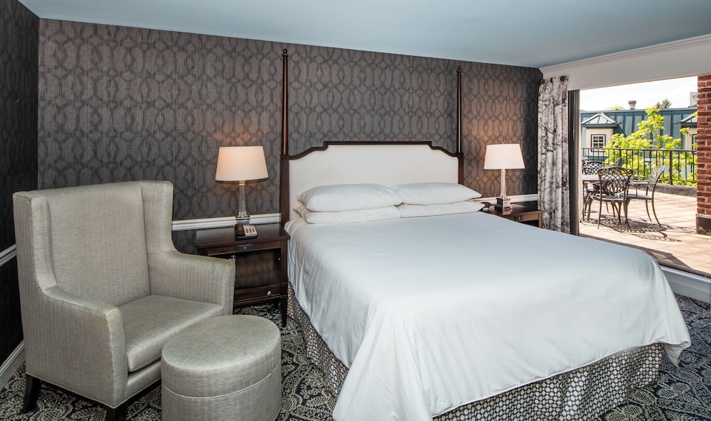 Room, 1 King Bed, Balcony - Photo 1