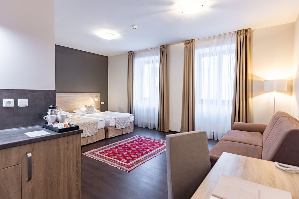 Family Suite - Photo 9