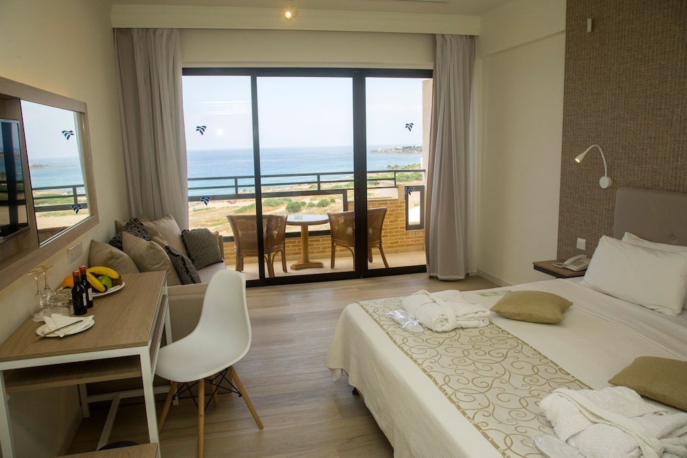 Standard Room, Sea View - Photo 16