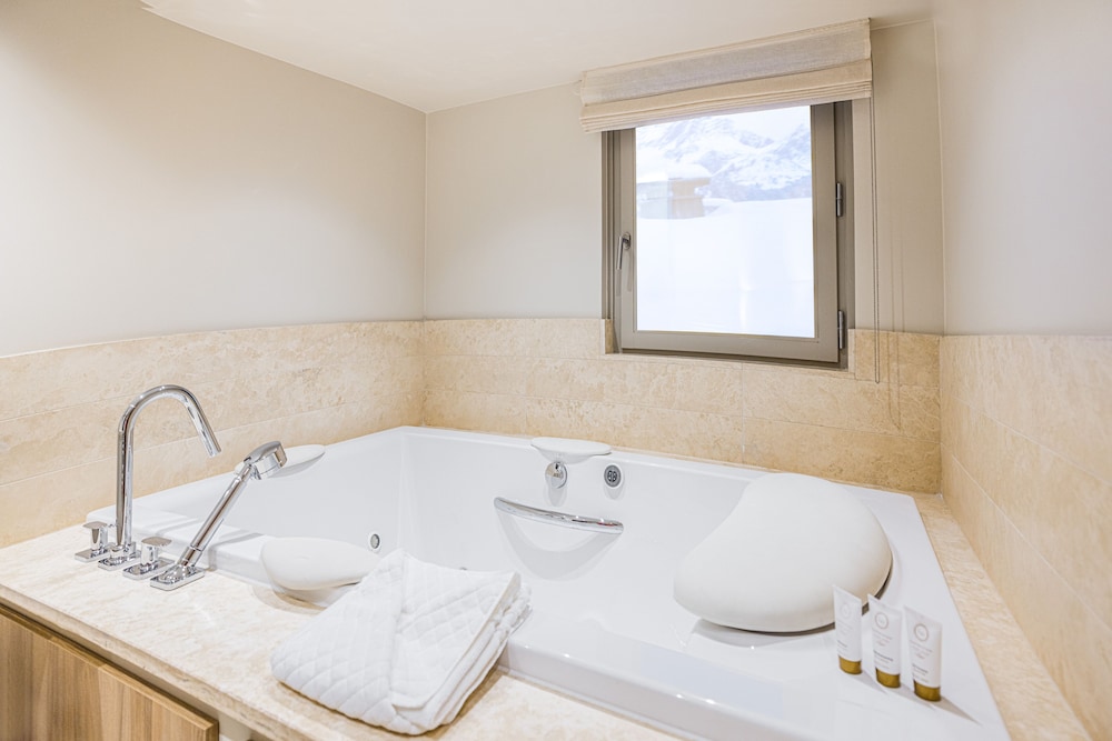 Comfort Suite photo 2