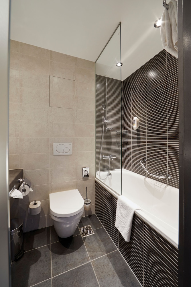 Privilege, Room, 1 King Bed, Balcony - Photo 6