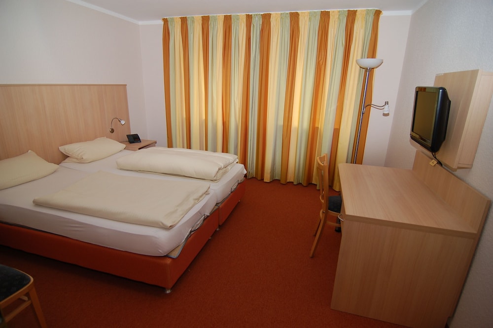 Basic Double Room