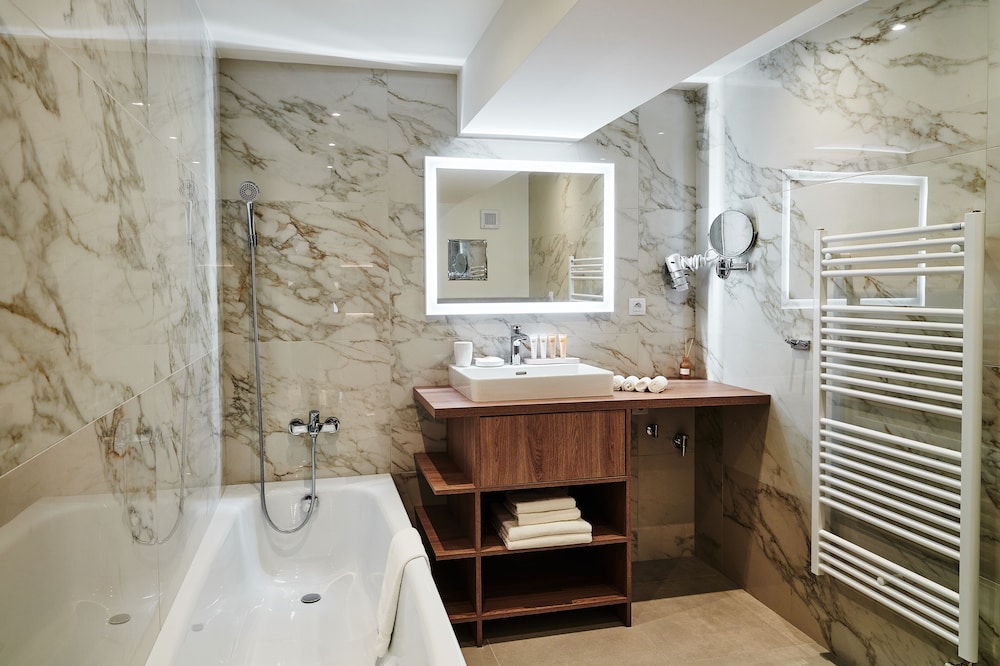 Deluxe Suite photo 2