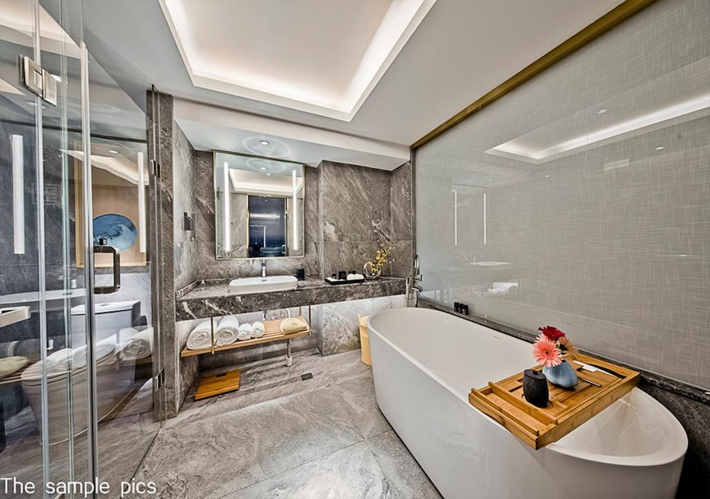 Park View Suite photo 2