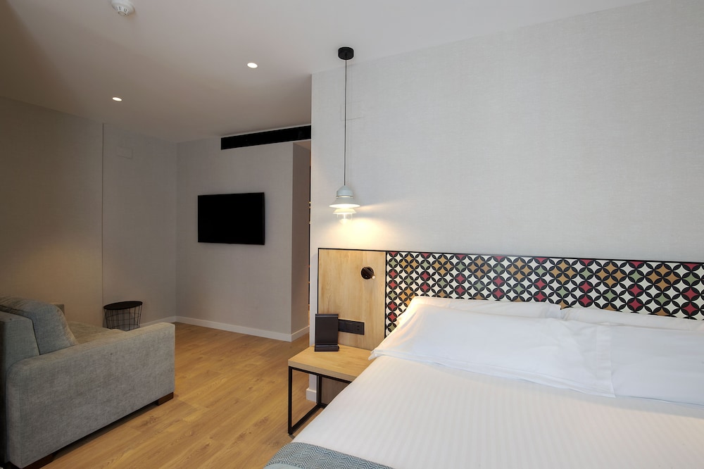 Junior Suite, Private Pool (Single Use) - Photo 6