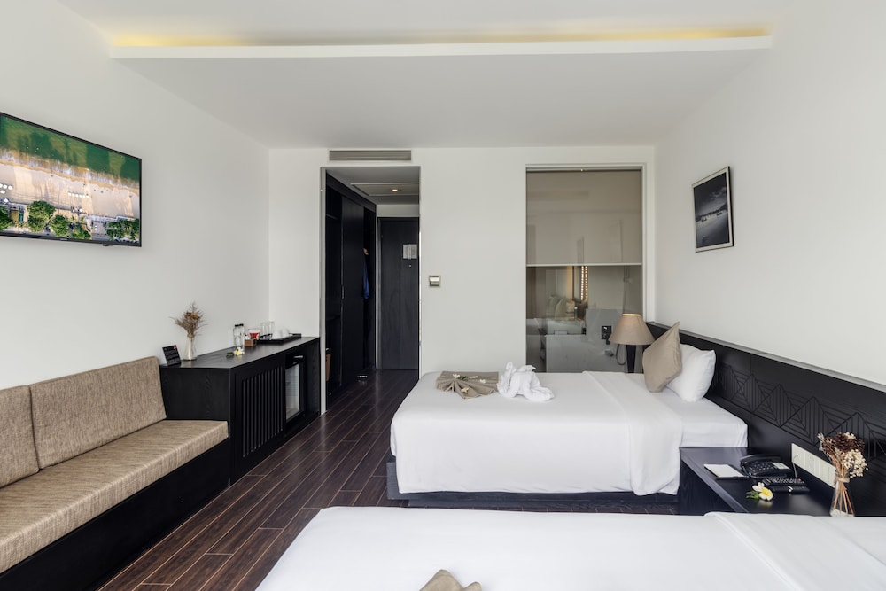 Premier Twin Room photo 2