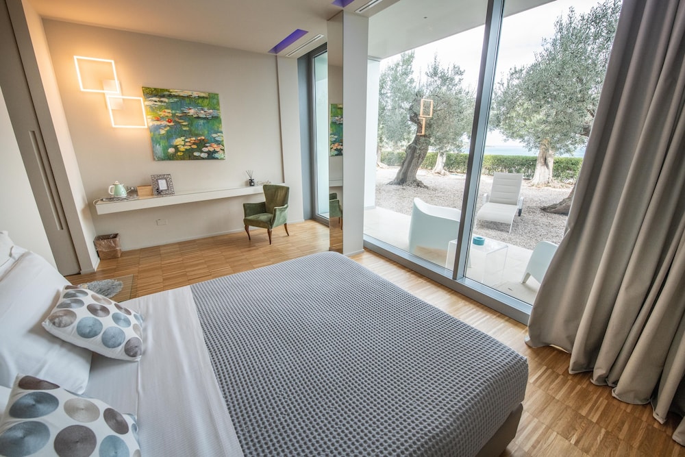 Deluxe Double Room, Sea View - Photo 1