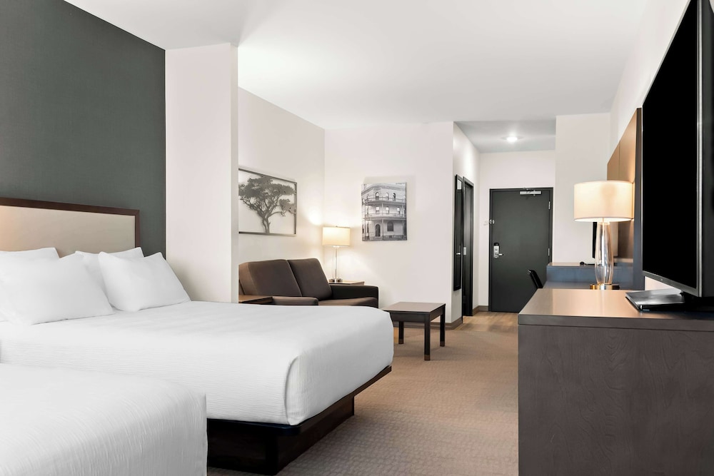 Suite, Multiple Beds, Refrigerator & Microwave (with Sofabed) - Photo 1
