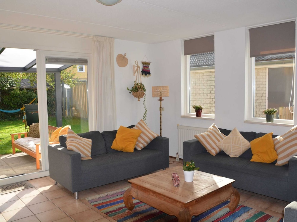 Deluxe House, 4 Bedrooms photo 2