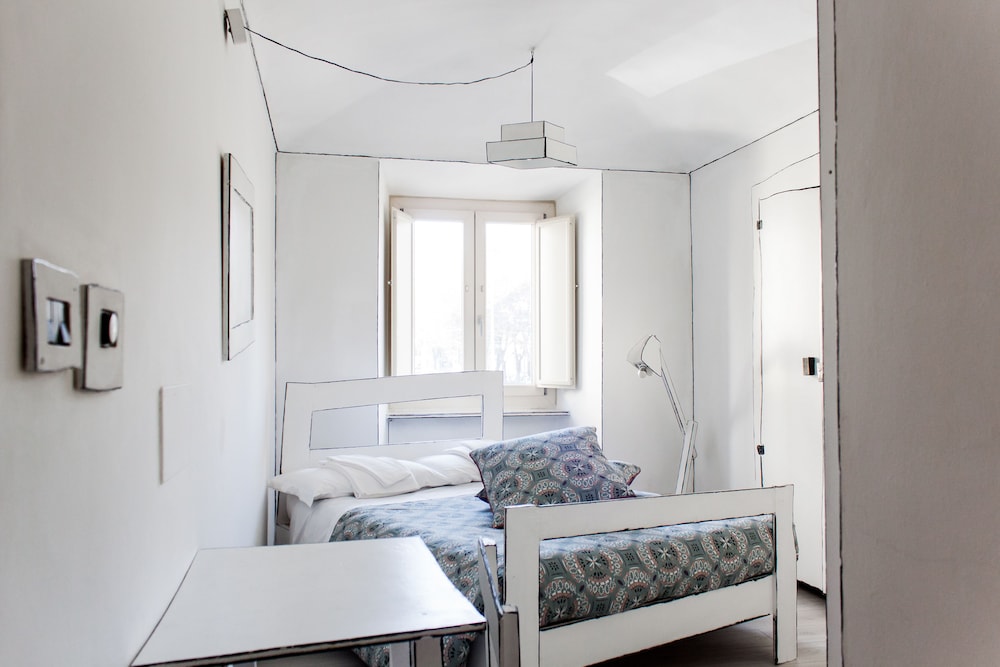 Gallery Double Room, 1 Double Bed, Private Bathroom, City View photo 1