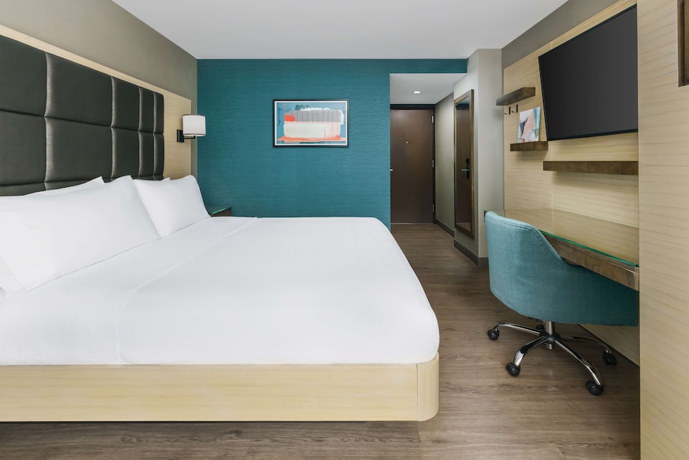 Standard Room, 1 King Bed, Accessible