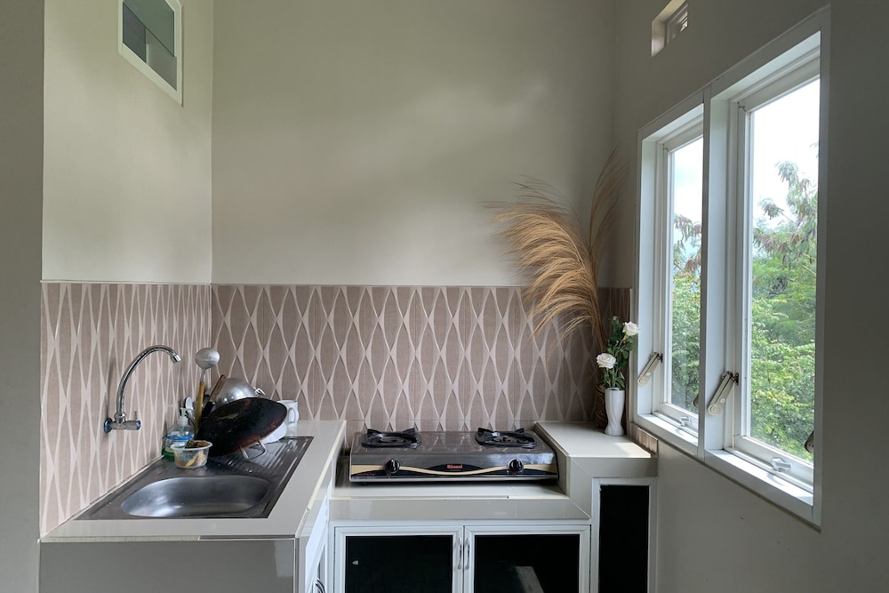 Family Room - Photo 10