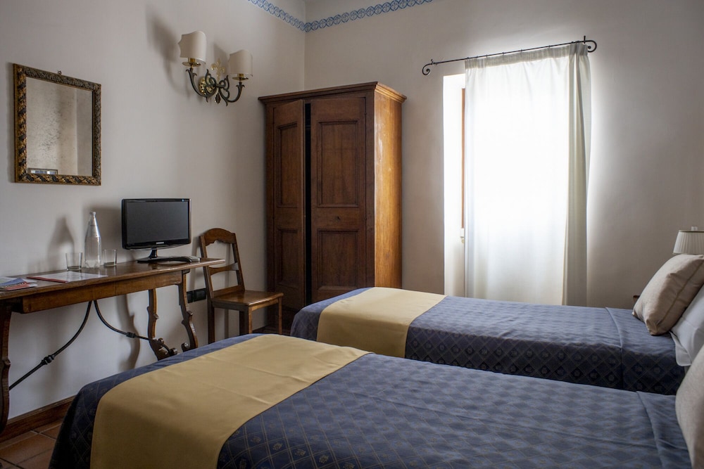 Superior Double or Twin Room, Valley View photo 2